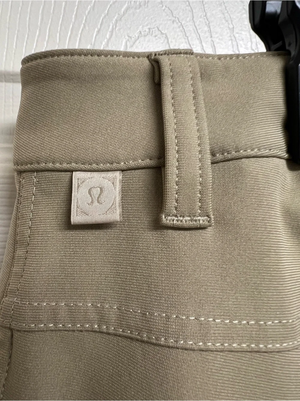 Lululemon ABC Classic-Fit Men’s Sz 38 Beige Warpstreme Pants Trousers *Flaw*